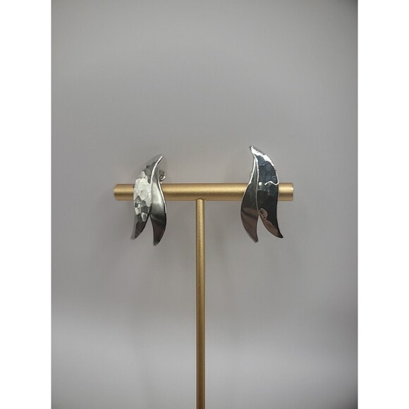 Vintage Silver Tone Layered Clip on Huggie Earrings Womens Jewelry Costume - Picture 2 of 15